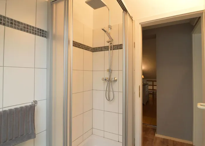 With Valley Views, Σαλέ